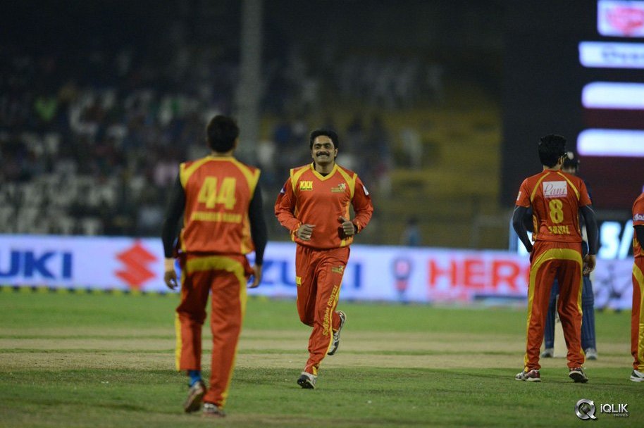 CCL-5-Telugu-Warriors-vs-Bengal-Tigers-Match-Photos